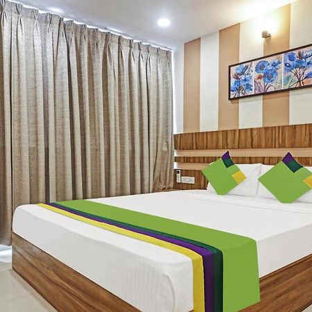 Treebo Arastu Grand Hotel ไฮเดอราบัด ภายนอก รูปภาพ