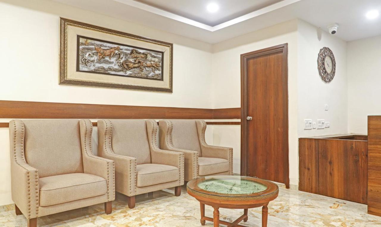 Treebo Arastu Grand Hotel ไฮเดอราบัด ภายนอก รูปภาพ