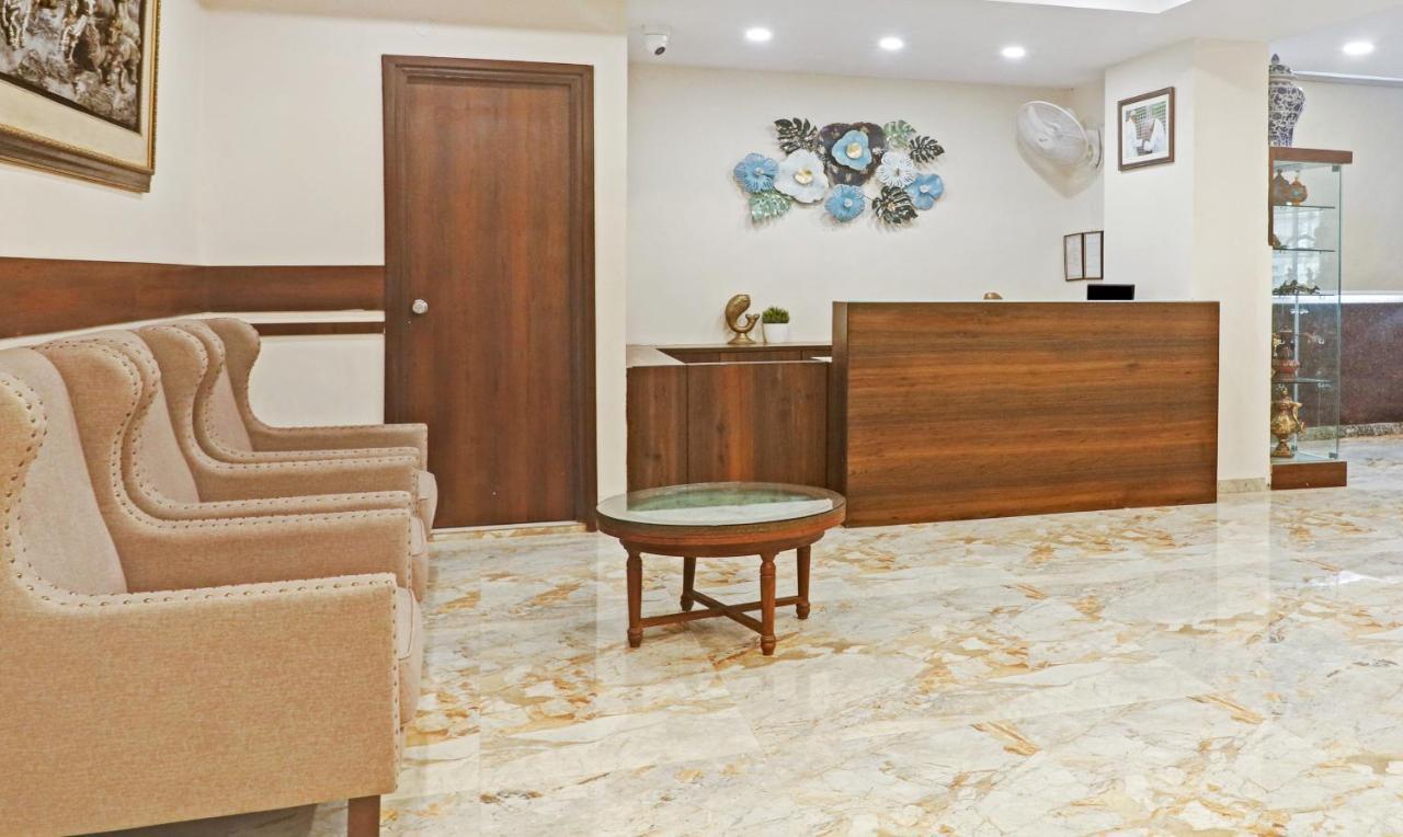 Treebo Arastu Grand Hotel ไฮเดอราบัด ภายนอก รูปภาพ