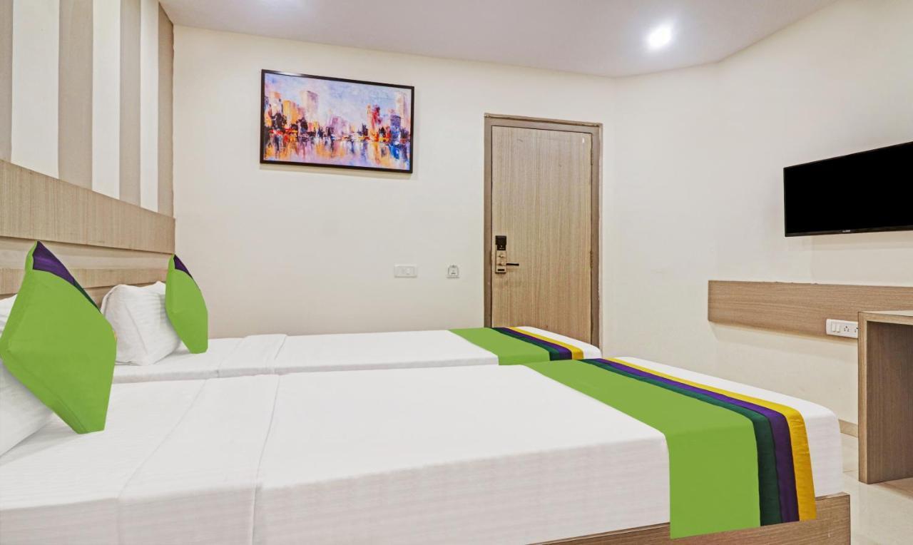 Treebo Arastu Grand Hotel ไฮเดอราบัด ภายนอก รูปภาพ