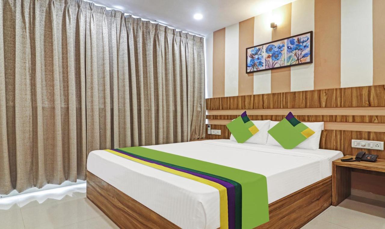 Treebo Arastu Grand Hotel ไฮเดอราบัด ภายนอก รูปภาพ