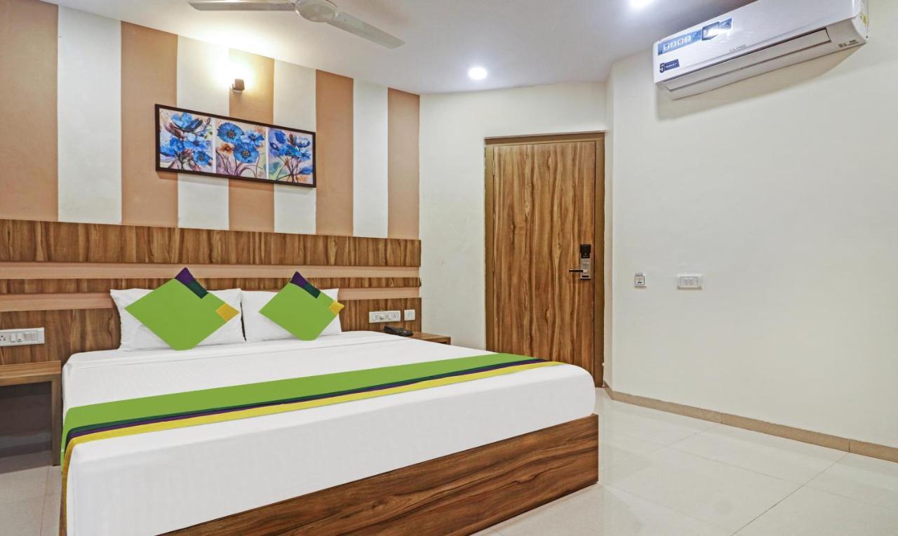 Treebo Arastu Grand Hotel ไฮเดอราบัด ภายนอก รูปภาพ